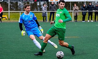 Dornbergs Kevin Vata (r.) traf zum 3:0. - Andreas Zobe