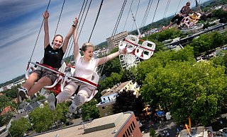 Noch bis Montag läuft in Gütersloh die Pfingstkirmes. Fünf neue Attraktionen gibt es bei der ersten Kirmes nach dem Tod von August Schneider vor einigen Wochen. - Andreas Frücht
