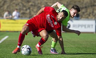 Fichtes Batuhan Dogan (vorn) wird demnächst eher mit dem TuS Dornberg als dem SV Rödinghausen II ringen. In der Landesliga. - Joel Beinke
