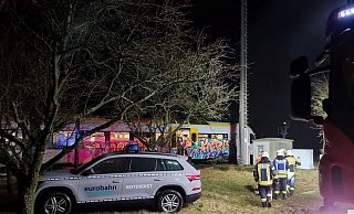 Die Eurobahn wollte den Zug mit seinen Fahrgästen zunächst gar nicht evakuieren, erklärt sie jetzt. - Feuerwehr Bad Driburg