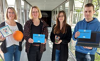 Petra Huppert-Buch (Sportjugend im Kreissportbund Höxter, v. l.), Sandra Wegener (Abteilung Soziale Dienste und Koordinatorin der Landesinitiative „kinderstark – NRW schafft Chancen“ beim Kreis Höxter), Deborah Scherf (Abteilung Kinder Jugend und Familie des Kreises Höxter) und Steffen Brinkmann (vom Gesundheitsamt des Kreises Höxter) freuen sich auf die sechs Online-Reihen. - Kreis Höxter