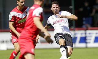 Julian Stöckner (rechts) spielte seit der Saison 2014/2015 beim SC Verl. Zuletzt war er auch in der 3. Liga aktiv. Nun wechselt der 32-Jährige zum FC Preußen Espelkamp. - Henrik Martinschledde