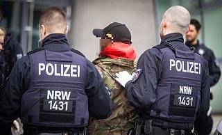 Polizei und Ordnungsamt bestreiften gemeinsam die Innenstadt, als plötzlich ein Verdächtiger vor ihnen davonlief. Es kam zur Festnahme. - Symbolfoto: NW-Archiv