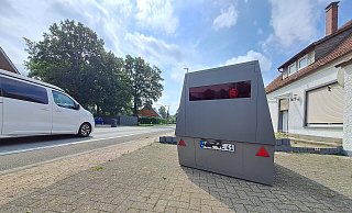 Der Kreis Herford testet einen Blitzeranhänger an verschiedenen Stellen im Kreisgebiet. - Symbolfoto: Peter Heidbrink