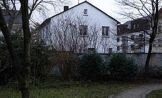 Wo jetzt noch dieses Wohnhaus an der Mälzerstraße 15 steht, soll ein neues Gebäude für Mehrgenerationenwohnen errichtet werden. - Holger Kosbab