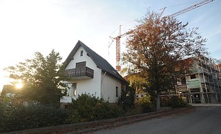 Die Gemeinde Stemwede hat das Grundstück inklusive Haus neben dem Amtshaus-Anbau in Levern gekauft. - Joern Spreen-Ledebur