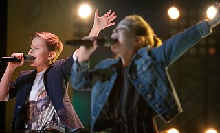 Niklas ist bei "The Voice Kids" raus, Henriette dagegen sogar schon im Finale. - SAT.1/Claudius Pflug