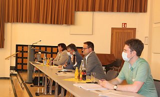 Stadt-Quartett: Birgit von Lochow (v. l.), Thomas Lüer, Lars Bökenkröger und Johannes Krug stellten sich den Fragen des Publikums. - Wolfgang Döbber