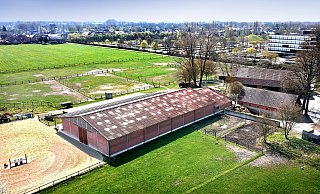 Wird zum Wohngebiet in Gütersloh entwickelt: Die Drohnenaufnahme Richtung Eimerheide zeigt einen Teil der Fläche hinter dem Pferdehof Westerfelhaus. - Andreas Frücht