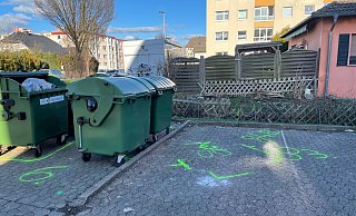 Direkt nach Unfall waren die Markierungen der Polizei zur Rekonstruktion zu sehen. - Lea Oetjen