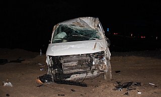An dem VW-Bulli entstand infolge des Unfalls Totalschaden. - Polizei