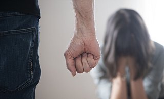 Bereits im Vorfeld der Gerichtsverhandlung hatte sich Y. um eine Therapie bemüht, und erklärte auch in der Verhandlung seine Bereitschaft, eine entsprechende Therapie als Bewährungsauflage anzutreten. - picture alliance / TT NEWS AGENCY