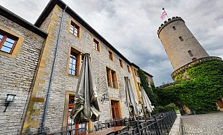 Wer in diesem Jahr auf der Sparrenburg heiraten möchte, sollte sich schnell einen Termin aussuchen. Einige Monate fallen aus dem Traukalender raus. - Barbara Franke