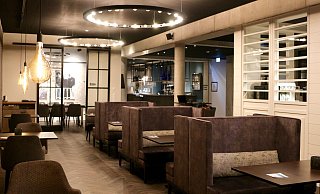 Auch das Restaurant des Hotels Zeitgeist in Warburg hat für Gäste vor Ort über Ostern lediglich für Takeaway offen. Würde der Kreis Höxter Modellregion, könnten normale Gastronomie-Besuche wieder möglich werden. - Sonja Spieker