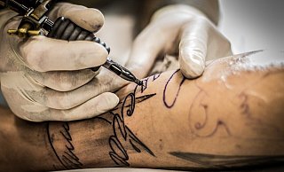 In Enger hat ein neues Tattoo-Studio eröffnet. - Symbolbild: Pixabay