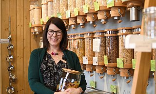 Martina Heggemann will ihren Unverpacktladen in Paderborn nicht aufgeben und hat dafür jetzt ein neues Konzept entwickelt. - Lena Henning
