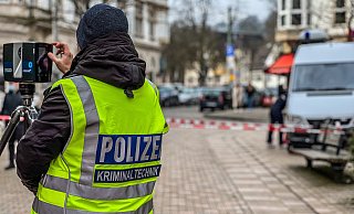 Die Spurensicherung ist am Tag nach den Schüssen in Bielefeld im Einsatz. - Paul Brinkmann