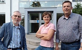 Knut Engels (v.l.), Anja Sasse und Michael Schmale sorgen sich um die Zukunft der UWG in Kirchlengern. - Sven Hauhart