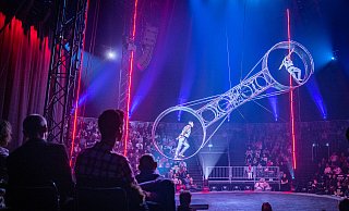 Das „Todesrad“ gehört zu den Markenzeichen von „Flic Flac“. Angesichts der waghalsigen Akrobatik will die Programmchefin nicht von überholter Routine sprechen. - Mike-Dennis Mller / www.mdm.photo