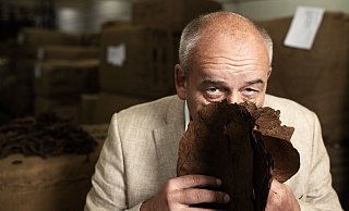 Stefan Gerkens, Exportdirektor bei Arnold André GmbH & Co.KG, ist Verantwortlich für den Tabak-Einkauf. - Fotograf: Michael Löwainfo@michaelloewa.de