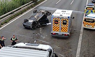 Bei einem Unfall auf der A2 kam es am Dienstagmorgen zur Vollsperrung. - Claus Frickemeier