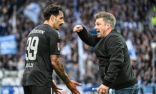 SCP-Trainer Lukas Kwasniok und sein Stürmer Adriano Grimaldi haben keine allzu guten Erinnerungen an Elversberg. - picture alliance
