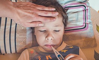 Mit einem normalen Infekt muss kein Kind zum Arzt, sondern ins Bett. - Pixabay