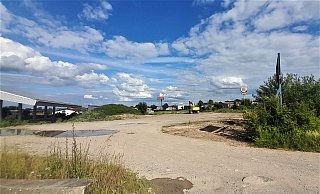 McDonald’s will hier bauen – in unmittelbarer Nähe zum Konkurrenten Burger King (r. im Hintergrund). - Simone Flörke