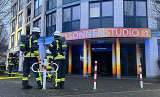 Gegen 7.15 Uhr war der Brand in dem Sonnenstudio ausgebrochen. - Paul Brinkmann