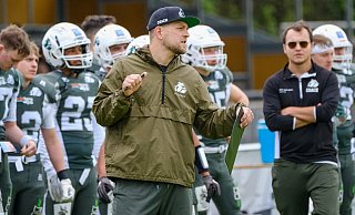 Headcoach Felix Gorny sieht in der zweiten Halbzeit zu viele Missverständnisse in der Bulldogs-Offensive. - Andreas Zobe