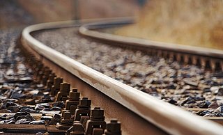 Arbeiten an Gleisen und der Bahnbrücke in Bad Oeynhausen führen dazu, dass an mehreren Tagen Züge ausfallen oder Halte nicht angesteuert werden. - Symbolbild/Pixabay