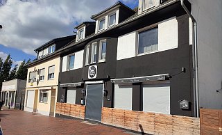 Das "The Grills" hat seit Mai geschlossen. Erst hieß es noch dass der Besitzer nach dem Sommer wieder aufmachen würde. - Anastasia von Fugler