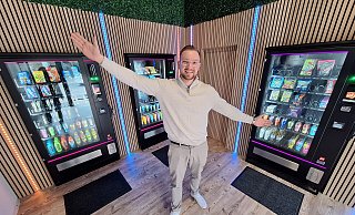 Alexander Tews freut sich auf die Eröffnung seines Automaten-Shops in der Bünder Innenstadt. - Peter Heidbrink