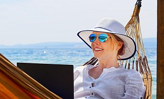 Remote Work wird immer beliebter. Hauptsache der Weg ins Internet ist frei, der Arbeitsort egal. - picture alliance / Zoonar