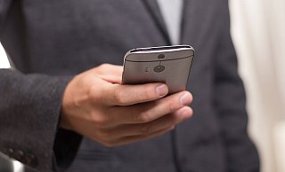Telefonbetrüger können die Nummern in den Displays bei ihren Opfern manipulieren. - Pixabay