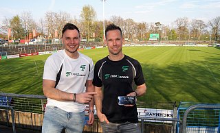 Duo mit Wurzeln in OWL: Die Gründer Felix Hoffmann (l.) und Stephan Eggert im Gütersloher Heidewaldstadion. - Andreas Gerth