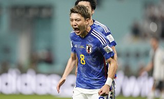 Ex-Armine Ritsu Doan bejubelt im Dress der japanischen Nationalmannschaft seinen 1:1-Ausgleichstreffer gegen Deutschland. - picture alliance / ASSOCIATED PRESS