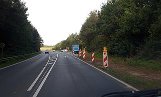An der T-Kreuzung Westfalenring/Bielefelder Straße gilt bis auf Weiteres eine Höchstgeschwindigkeit von 30 Stundenkilometern. Hier wird demnächst eine Ampel aufgestellt. - Meiko Haselhorst