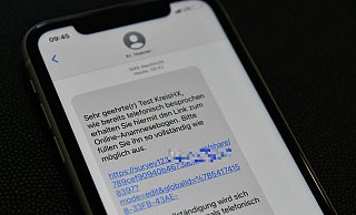 Im Kreis Höxter können Personen mit einem positiven Corona-Befund ihre Daten digital an das Gesundheitsamt übermitteln. Der Versand des Zugangs dazu erfolgt per SMS. - Kreis Höxter