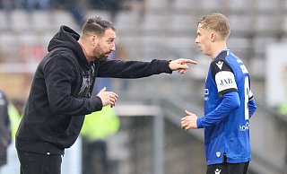 Wer kann wem Tipps geben? Sam Schreck (r.) spielte in den vergangenen zwei Saisons beim nächste Gegner des DSC, Erzgebirge Aue. Er wird mit Arminia-Coach Mitch Kniat einiges besprechen können. - Oliver Krato