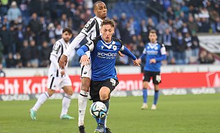 Marius Wörl (vorne), hier gegen Sandhausen am Ball, erzielte mit seinem bislang einzigen Tor für den DSC, dem 1:0 gegen Borussia Dortmund II, den nach Fanmeinung sehenswertesten Treffer der Hinrunde. - Oliver Krato