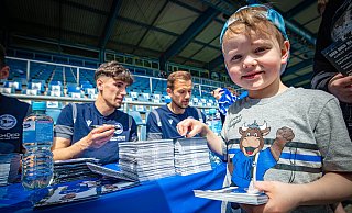 Manuel Prietl und Janni Serra bekommen wohl Blasen an den Fingern - Julian nicht! - Mike-Dennis Mller / www.mdm.photo