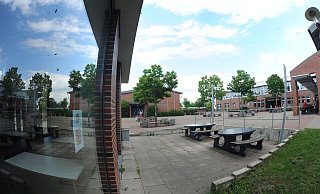 Im Schulzentrum in Rahden fand eine Impfaktion statt. Der Leiter des Gymnasiums spricht von einer hohen Impfbereitschaft. - Joern Spreen-Ledebur