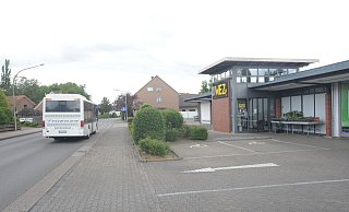 Offen ist, was nach einem Umzug des Rahdener WEZ-Marktes an die Osnabrücker Straße aus dem jetzigen WEZ an der Lemförder Straße wird. Ausgeschlossen ist hier ein Lebensmittelmarkt. - Joern Spreen-Ledebur