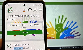 Über den Kita-Planer des Kreises Höxter können Eltern einen Betreuungsplatz für ihr Kind suchen. - Kreis Höxter