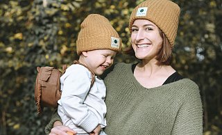 Alina Christianhemmers (30) ist im Kreis Gütersloh aufgewachsen. Mittlerweile lebt sie in Düsseldorf. Dort entwirft sie alle Vorlagen für ihre Kinderprodukte selbst. - Little Who