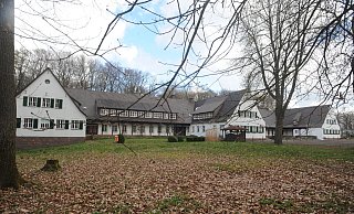Der westliche Teil der ehemaligen Gau-Schulungsburg "Church House" in Lübbecke steht als Reserve für die Flüchtlingsunterbringung zur Verfügung, wenn - Joern Spreen-Ledebur