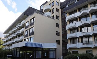 Aus der ehemals zur Mediangruppe gehörenden Weserklinik soll ein Gesundheitszentrum werden. Das Untergeschoss mit Schwimmbad würde gern die BSG nutzen. - Jörg Stuke