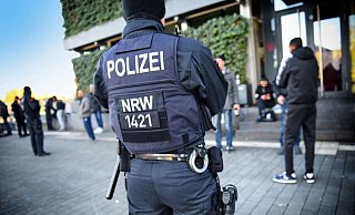 Die Polizei konnte die mit Messern bewaffneten Männer am Kesselbrink nicht mehr antreffen. - Barbara Franke