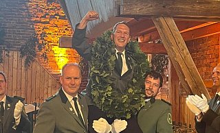 Jörg Kersting ist neuer König in Himmighausen. - Heimatschutzverein